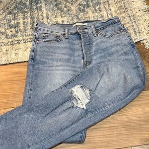 Levi Wedgie Straight